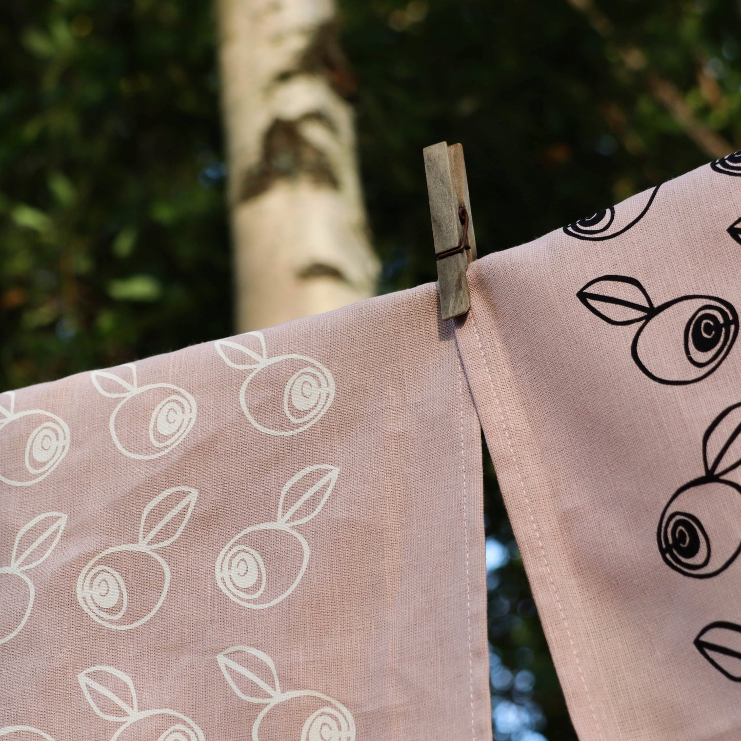 BLÅBÄRSSKOG kökshandduk 2-pack | rosa