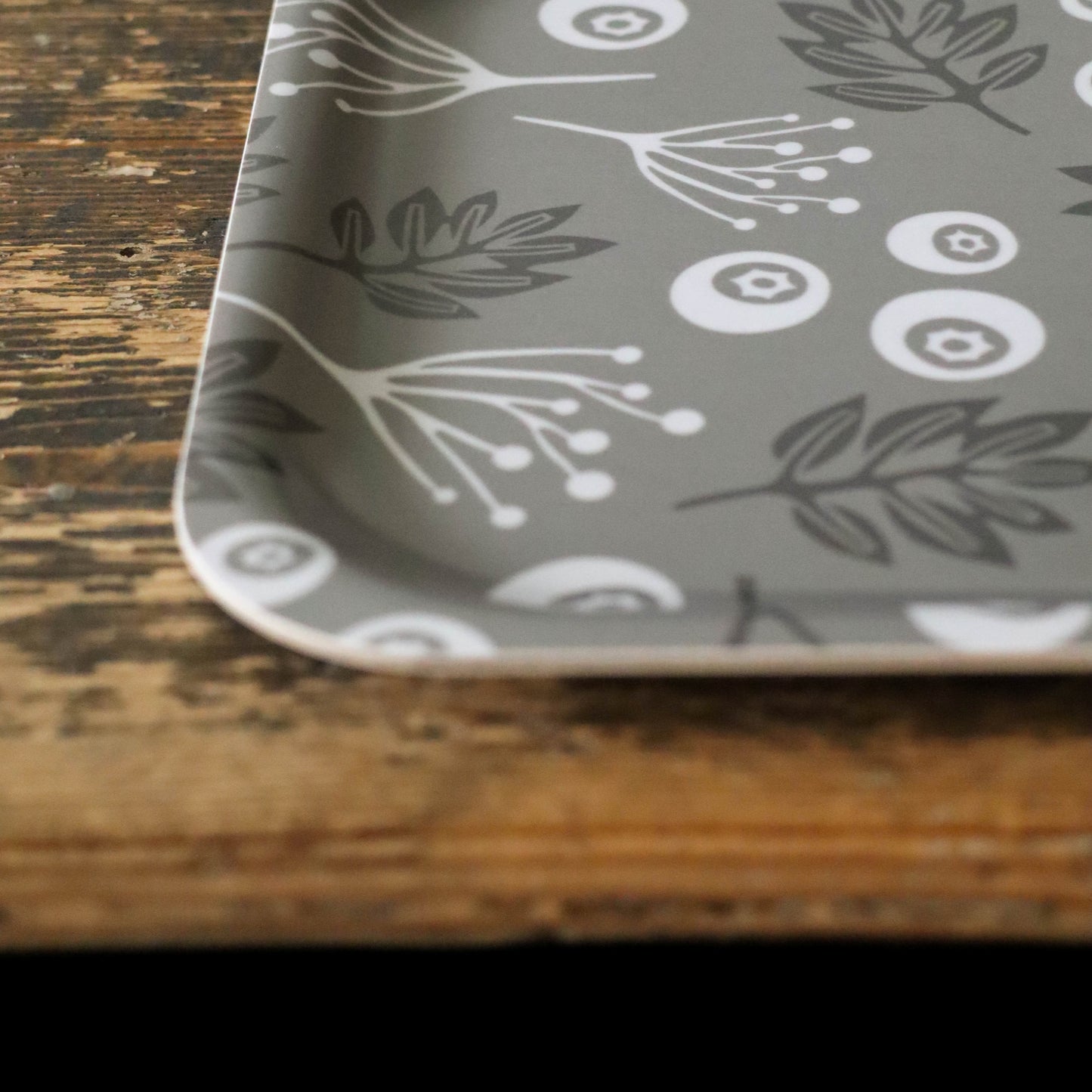 RÖNNBÄR bricka | gråbeige