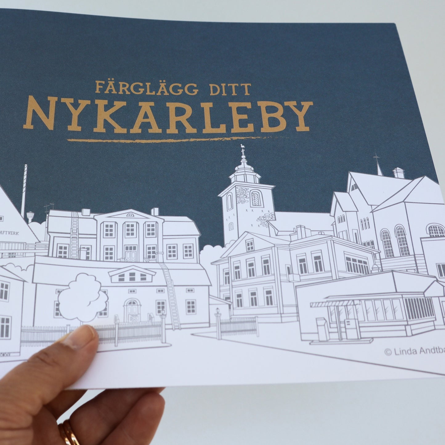 FÄRGLÄGG DITT NYKARLEBY målarbok